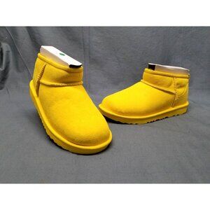 UGG Australia Girls Classic Ultra Mini Boots YELLOW Size 4 NEW NO BOX!